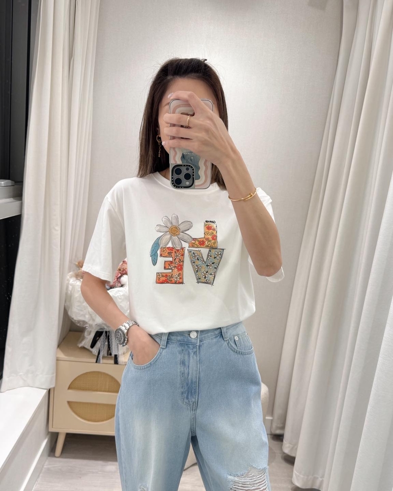 #12385  彩色Love字母Tee