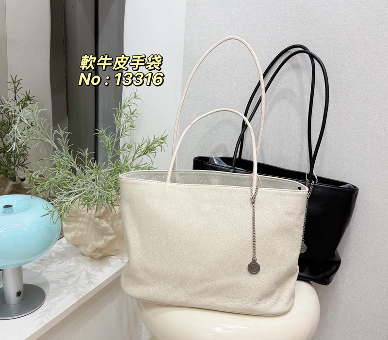 #13316  軟身手工牛皮手袋(SALE)