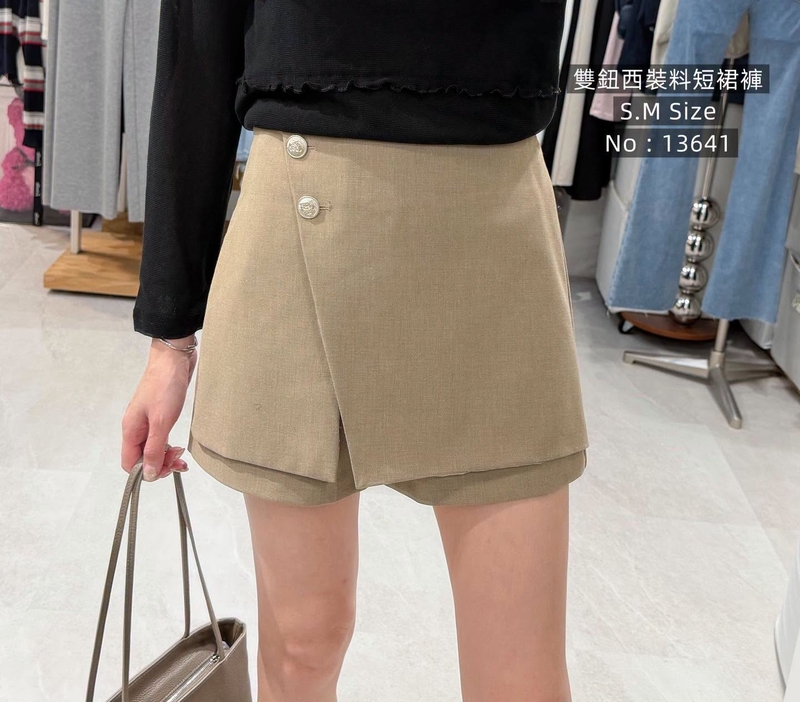#13641 雙鈕款短褲