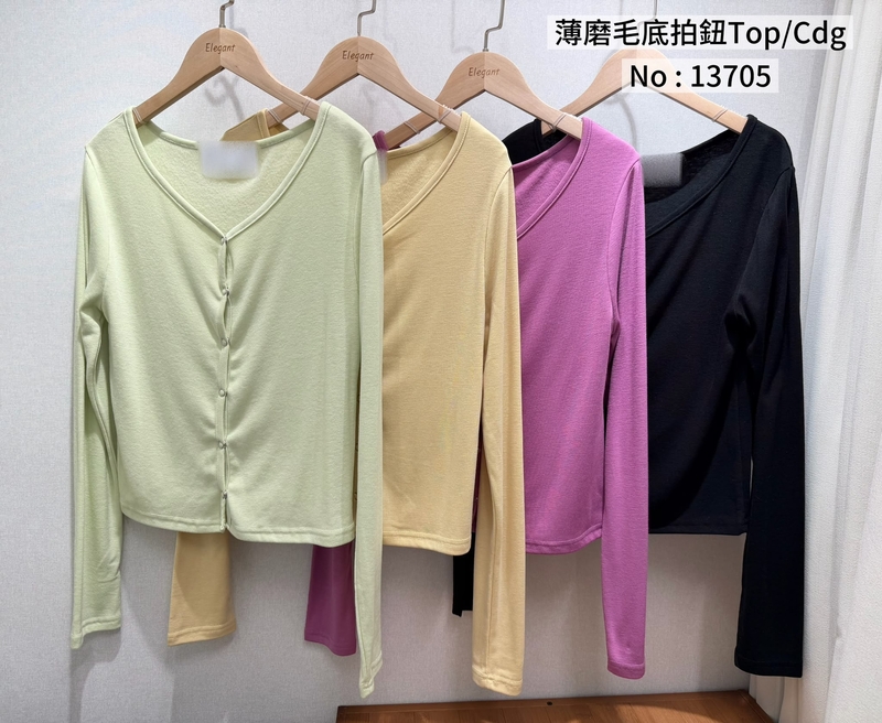 #13705 薄磨毛底拍鈕TOP/CDG